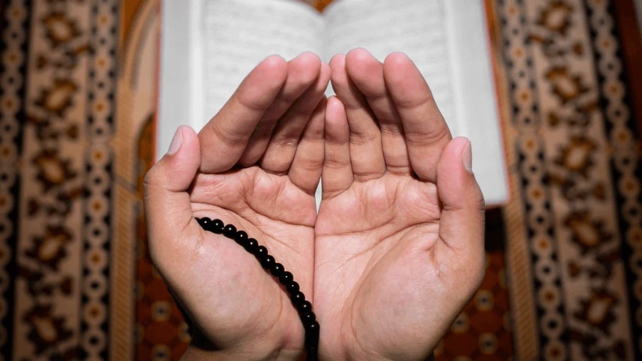 Cuma günü hangi dualar okunur? Cuma günü okunacak dua listesi!